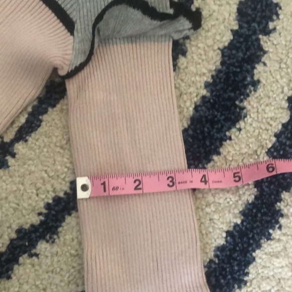 🆕Guess Long Bell Sleeve Sweater NWT - Picture 10 of 10